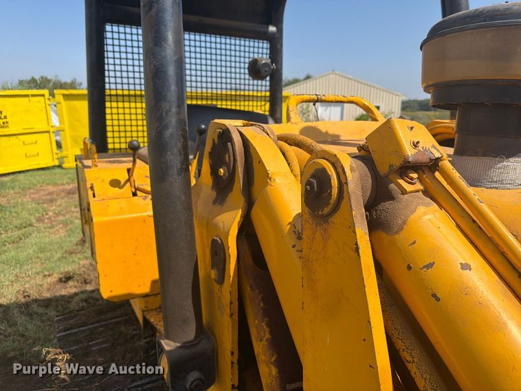 image for item DY3450 1982 John Deere 555A track loader