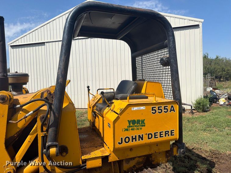image for item DY3450 1982 John Deere 555A track loader