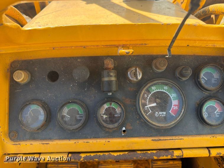 image for item DY3450 1982 John Deere 555A track loader