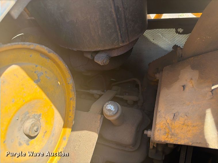 image for item DY3450 1982 John Deere 555A track loader