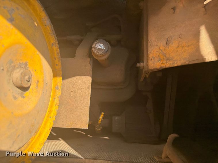 image for item DY3450 1982 John Deere 555A track loader