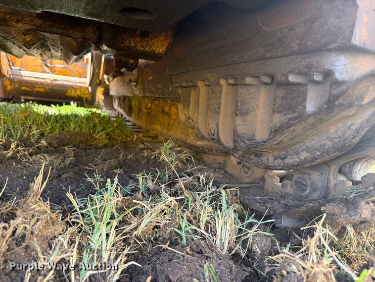 image for item DY3450 1982 John Deere 555A track loader