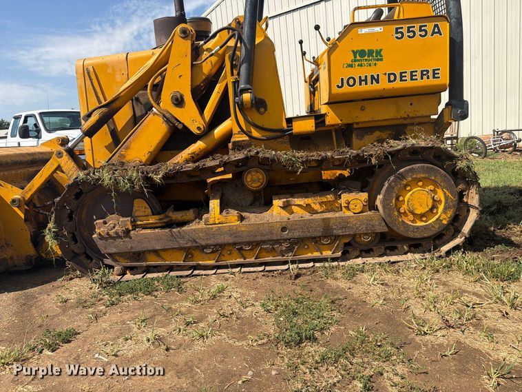 image for item DY3450 1982 John Deere 555A track loader