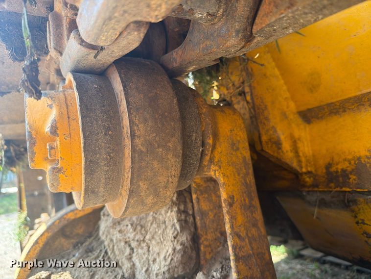 image for item DY3450 1982 John Deere 555A track loader