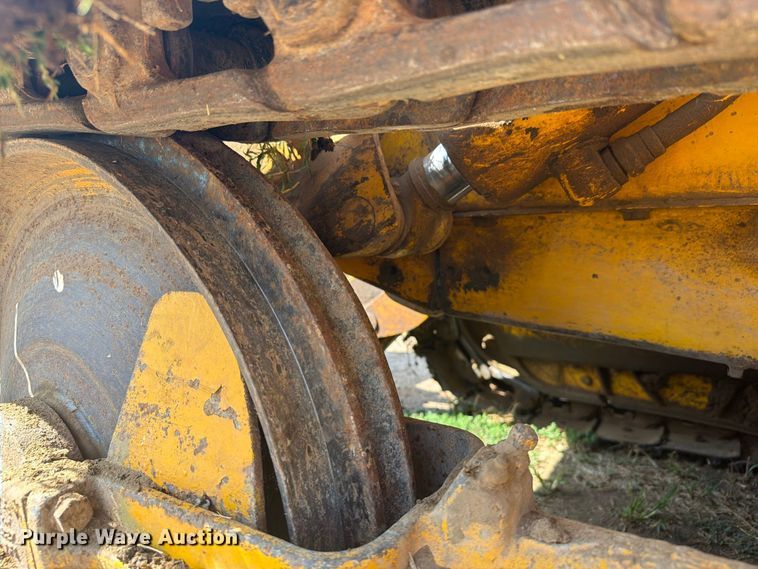 image for item DY3450 1982 John Deere 555A track loader