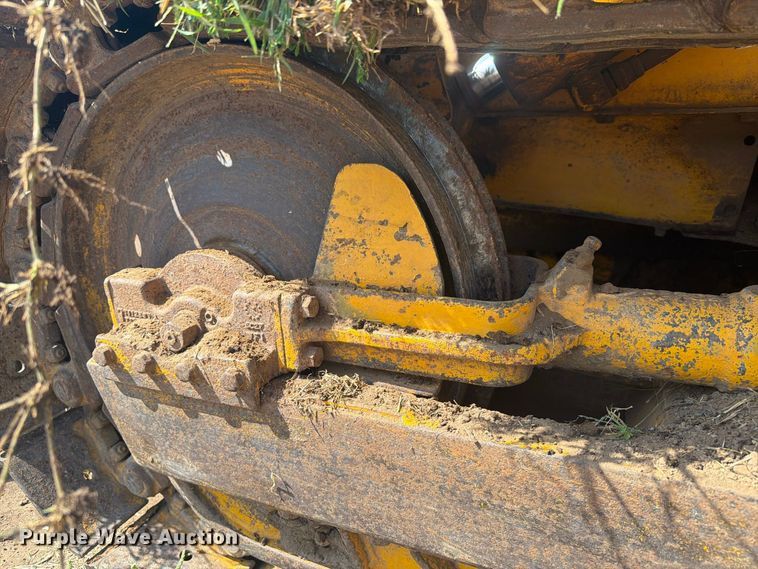 image for item DY3450 1982 John Deere 555A track loader