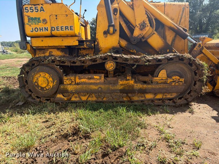 image for item DY3450 1982 John Deere 555A track loader