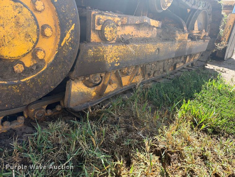 image for item DY3450 1982 John Deere 555A track loader