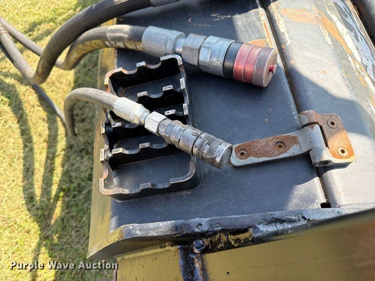 image for item DZ4853 2021 Caterpillar HM415C skid steer mulcher