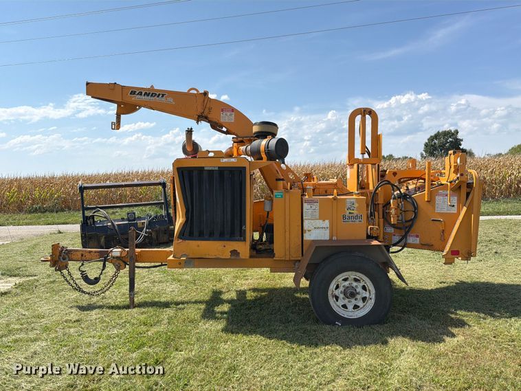 image for item DZ4854 2013 Bandit 990XP wood chipper