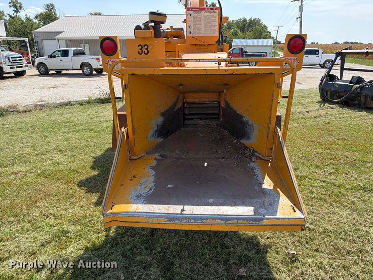 image for item DZ4854 2013 Bandit 990XP wood chipper