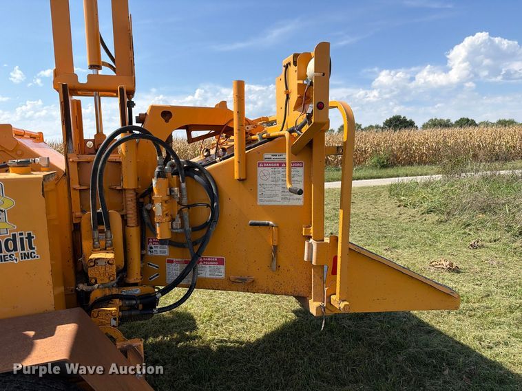 image for item DZ4854 2013 Bandit 990XP wood chipper