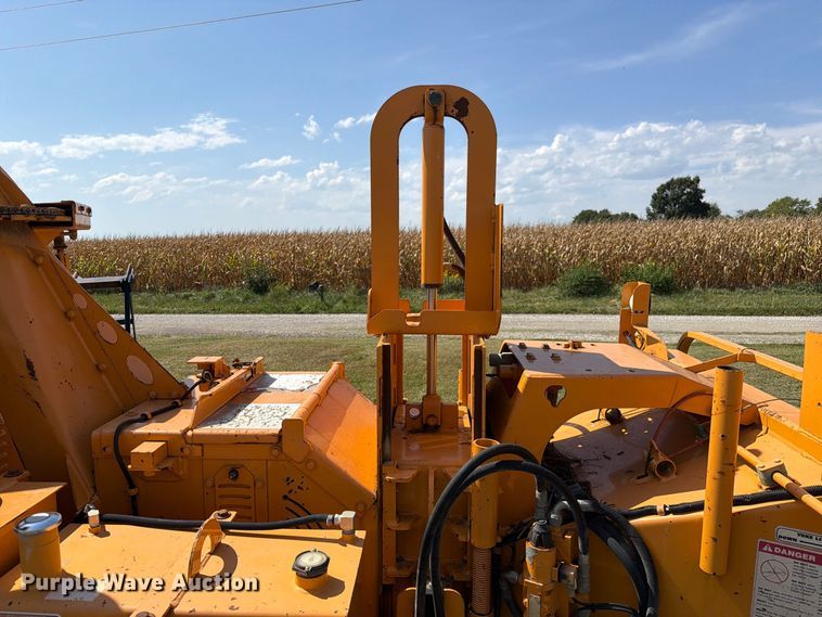 image for item DZ4854 2013 Bandit 990XP wood chipper