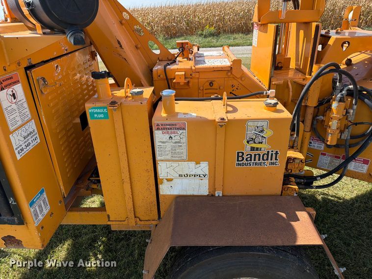 image for item DZ4854 2013 Bandit 990XP wood chipper