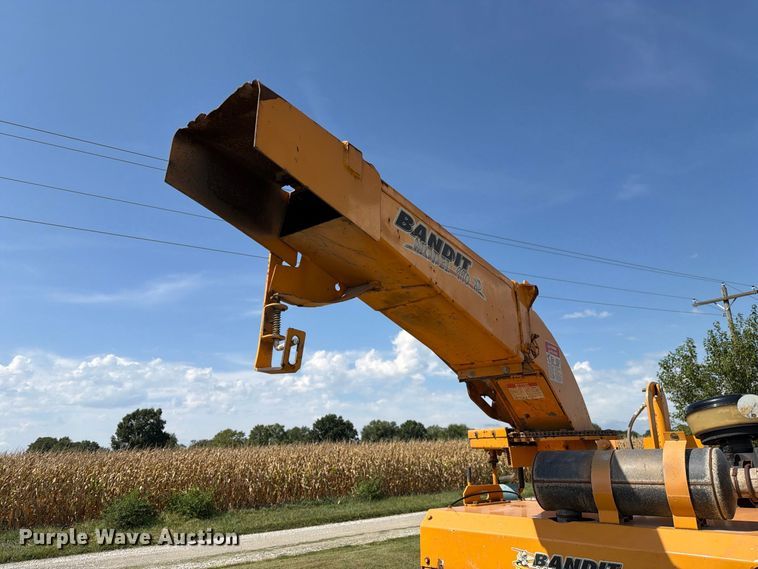 image for item DZ4854 2013 Bandit 990XP wood chipper