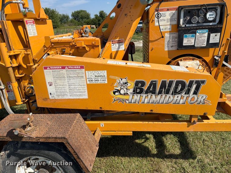 image for item DZ4854 2013 Bandit 990XP wood chipper