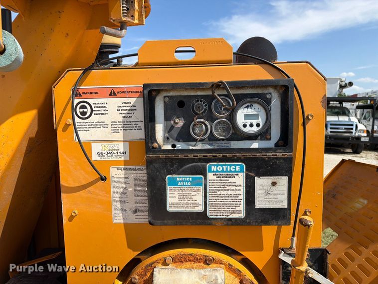 image for item DZ4854 2013 Bandit 990XP wood chipper