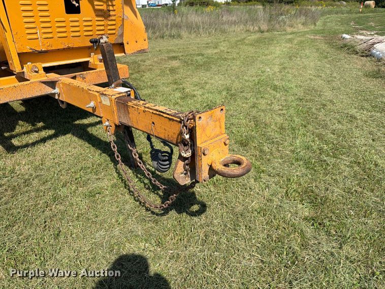 image for item DZ4854 2013 Bandit 990XP wood chipper