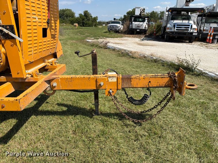 image for item DZ4854 2013 Bandit 990XP wood chipper