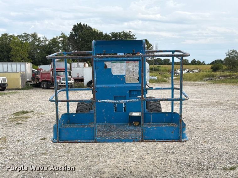image for item DZ4855 2005 Genie S-40 boom lift