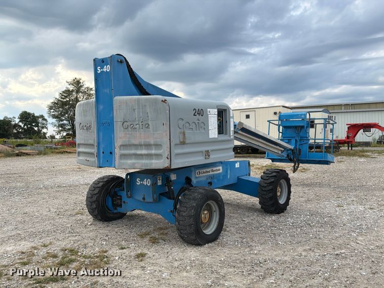 image for item DZ4855 2005 Genie S-40 boom lift