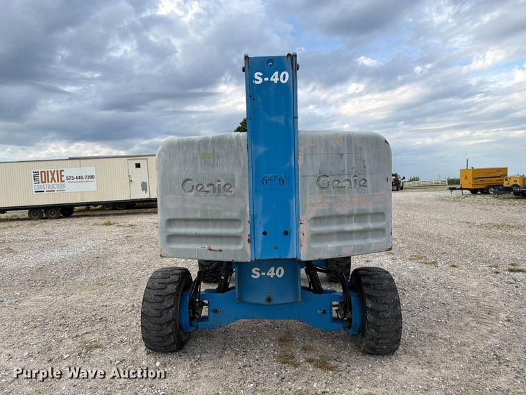 image for item DZ4855 2005 Genie S-40 boom lift
