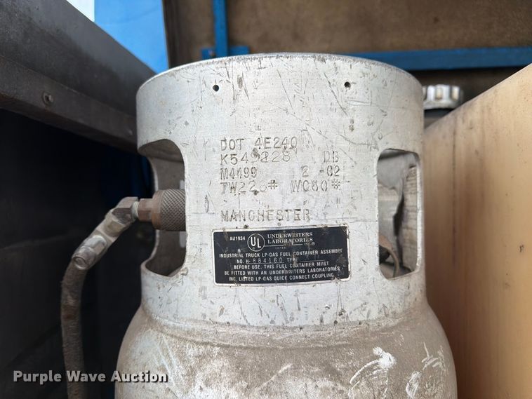 image for item DZ4855 2005 Genie S-40 boom lift
