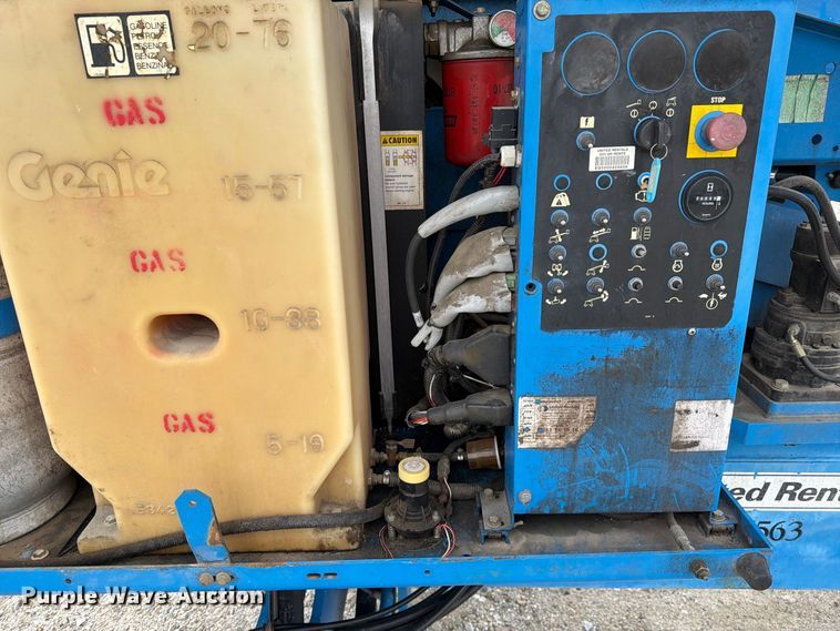 image for item DZ4855 2005 Genie S-40 boom lift