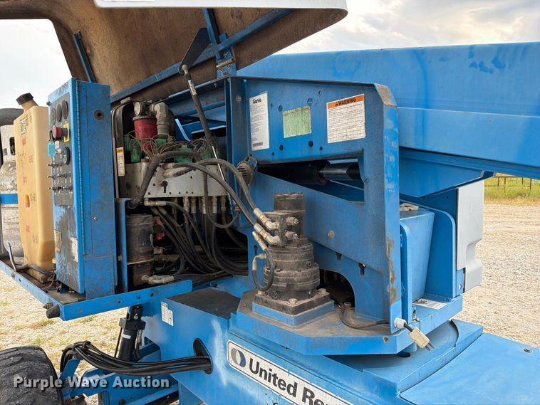 image for item DZ4855 2005 Genie S-40 boom lift