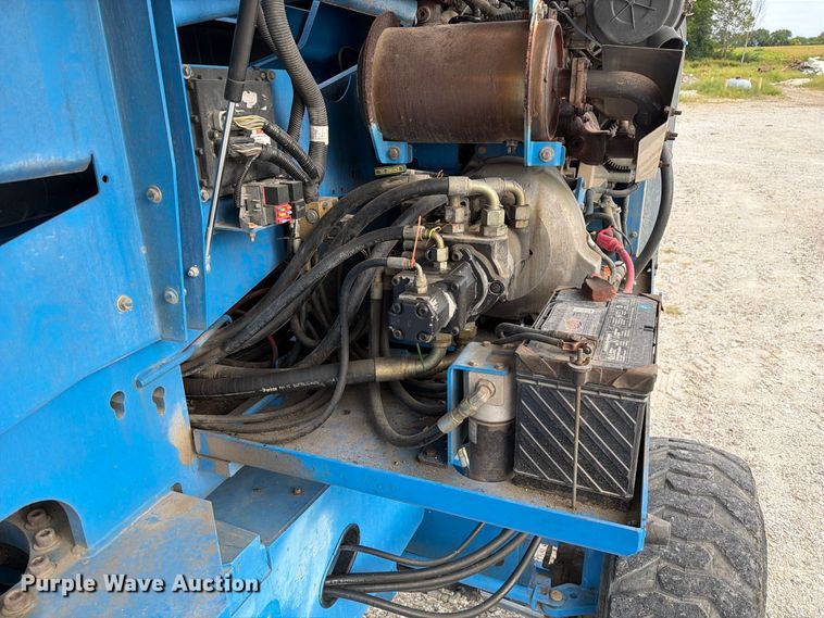 image for item DZ4855 2005 Genie S-40 boom lift