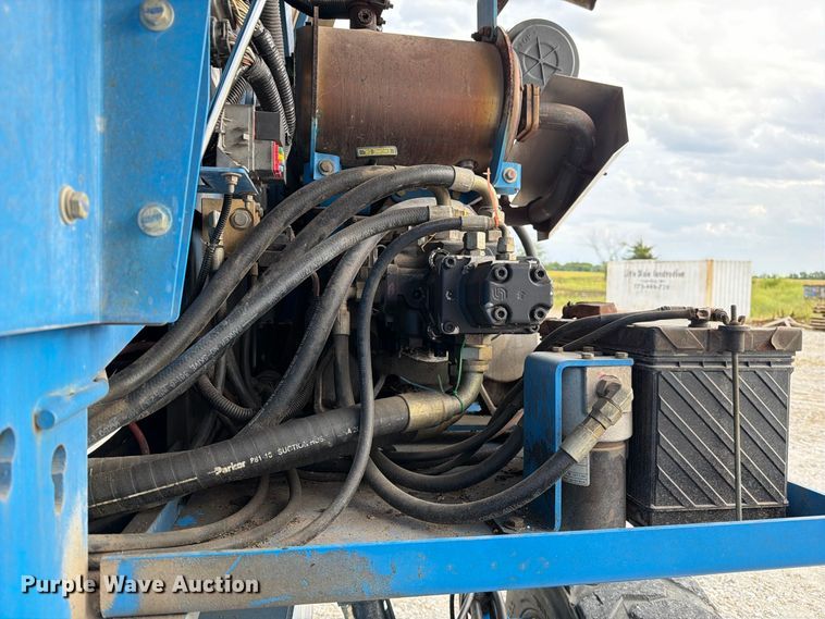 image for item DZ4855 2005 Genie S-40 boom lift