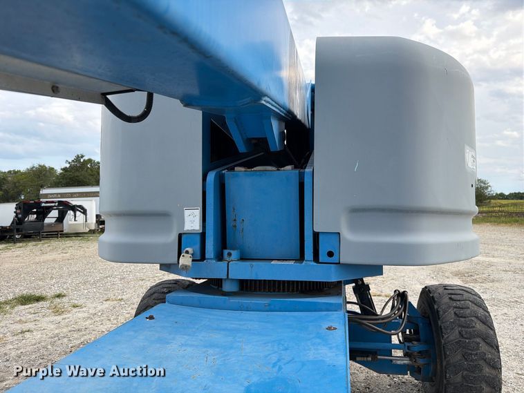 image for item DZ4855 2005 Genie S-40 boom lift