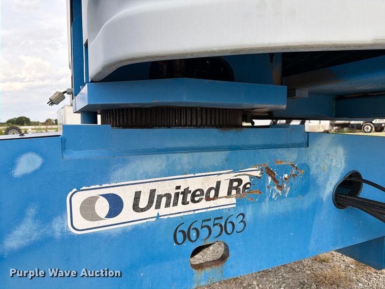 image for item DZ4855 2005 Genie S-40 boom lift