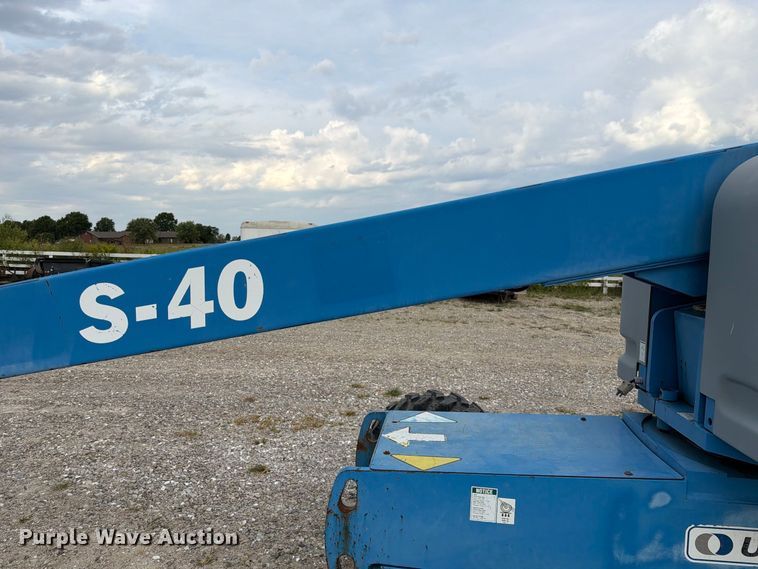 image for item DZ4855 2005 Genie S-40 boom lift