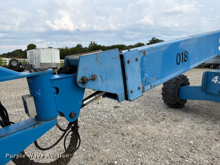 image for item DZ4855 2005 Genie S-40 boom lift