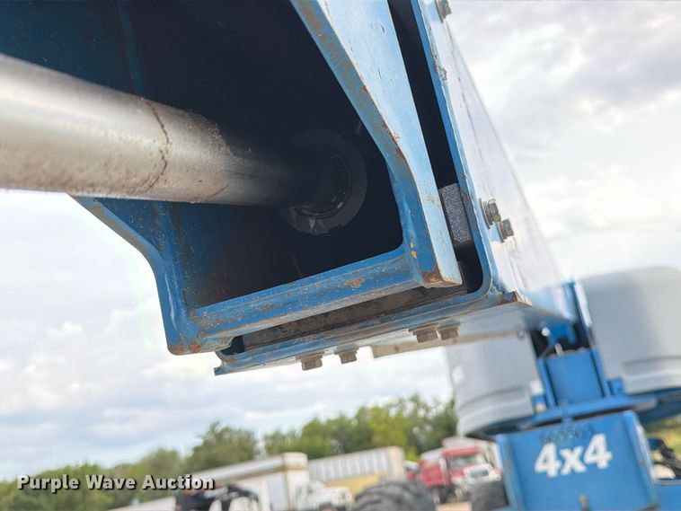 image for item DZ4855 2005 Genie S-40 boom lift