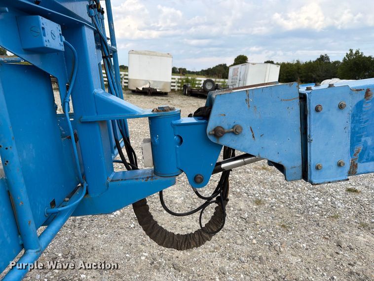 image for item DZ4855 2005 Genie S-40 boom lift