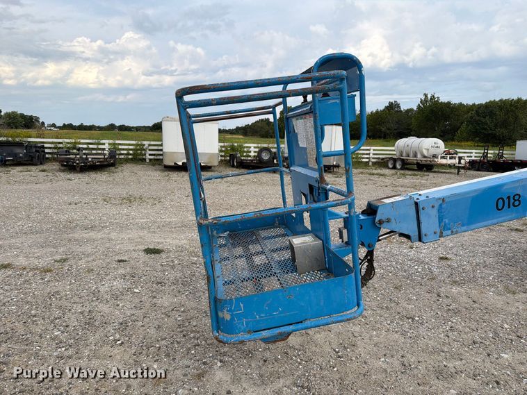 image for item DZ4855 2005 Genie S-40 boom lift