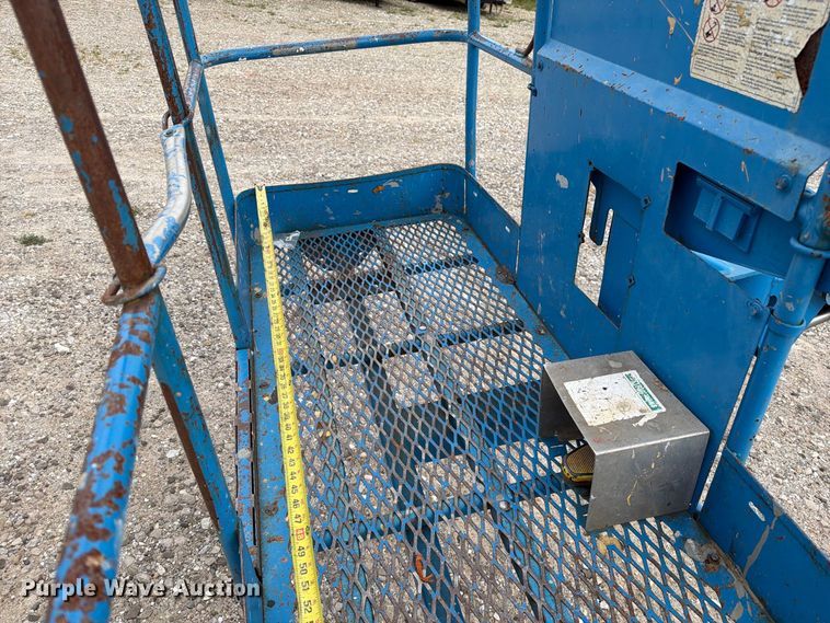 image for item DZ4855 2005 Genie S-40 boom lift