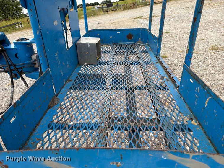 image for item DZ4855 2005 Genie S-40 boom lift