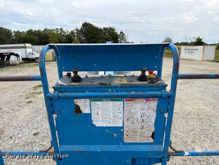 image for item DZ4855 2005 Genie S-40 boom lift