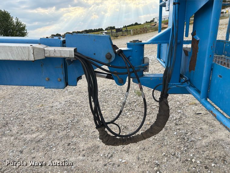 image for item DZ4855 2005 Genie S-40 boom lift