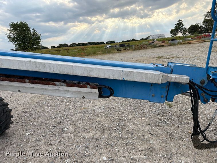 image for item DZ4855 2005 Genie S-40 boom lift