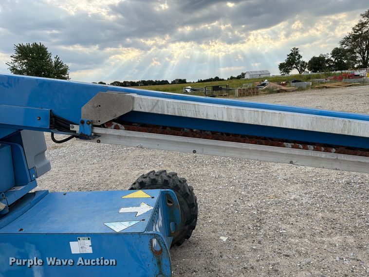 image for item DZ4855 2005 Genie S-40 boom lift