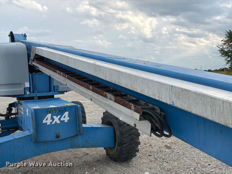 image for item DZ4855 2005 Genie S-40 boom lift