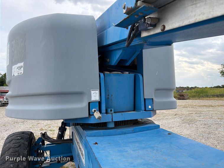 image for item DZ4855 2005 Genie S-40 boom lift