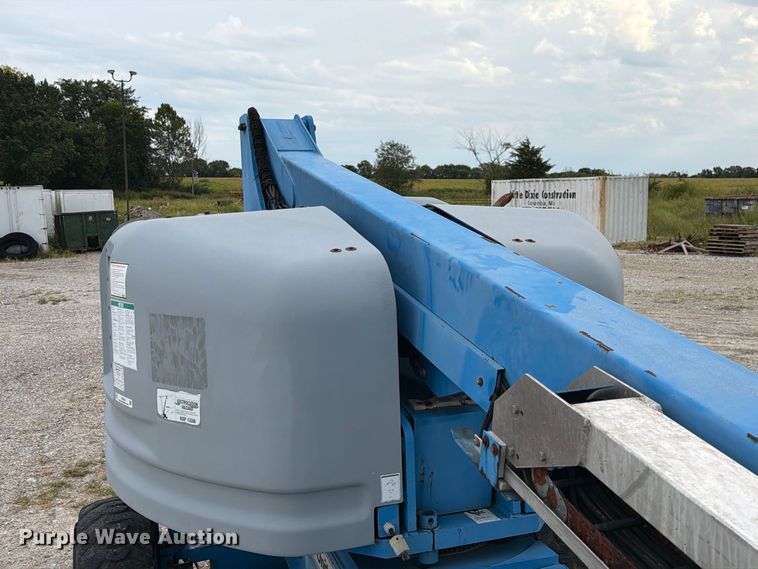 image for item DZ4855 2005 Genie S-40 boom lift