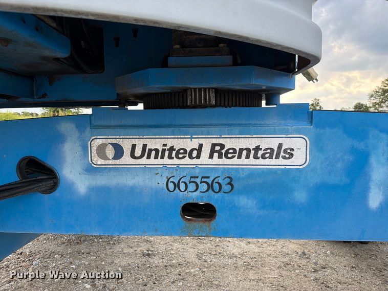 image for item DZ4855 2005 Genie S-40 boom lift