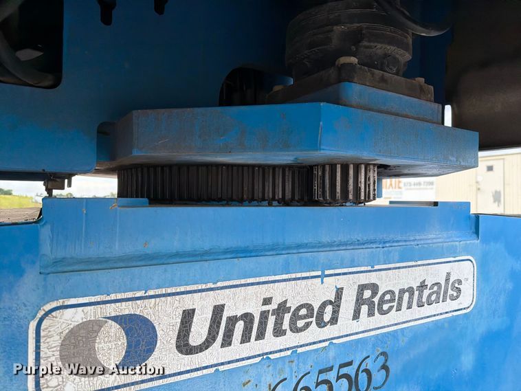 image for item DZ4855 2005 Genie S-40 boom lift
