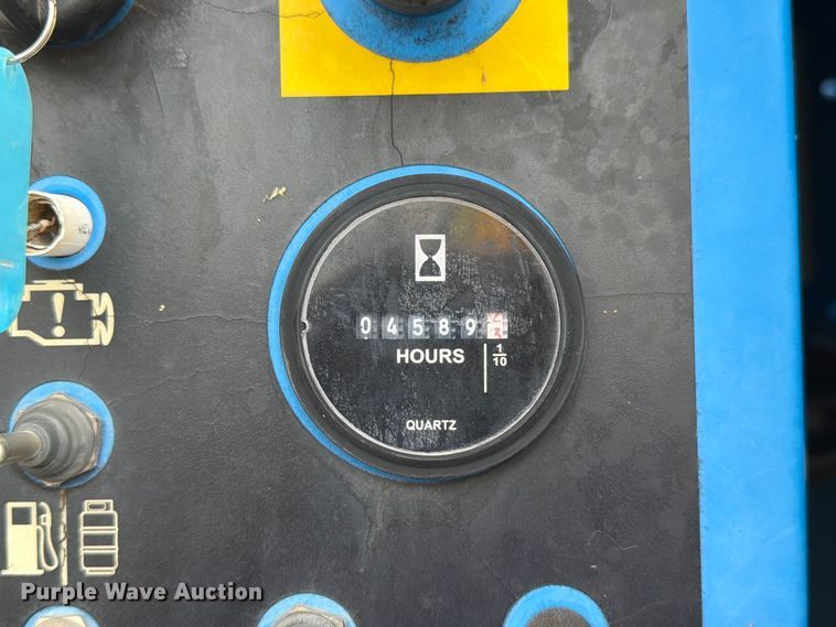image for item DZ4855 2005 Genie S-40 boom lift